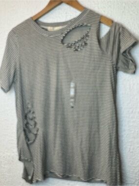 Gilded Intent Striped Cutout Short-Sleeve Top - Gray